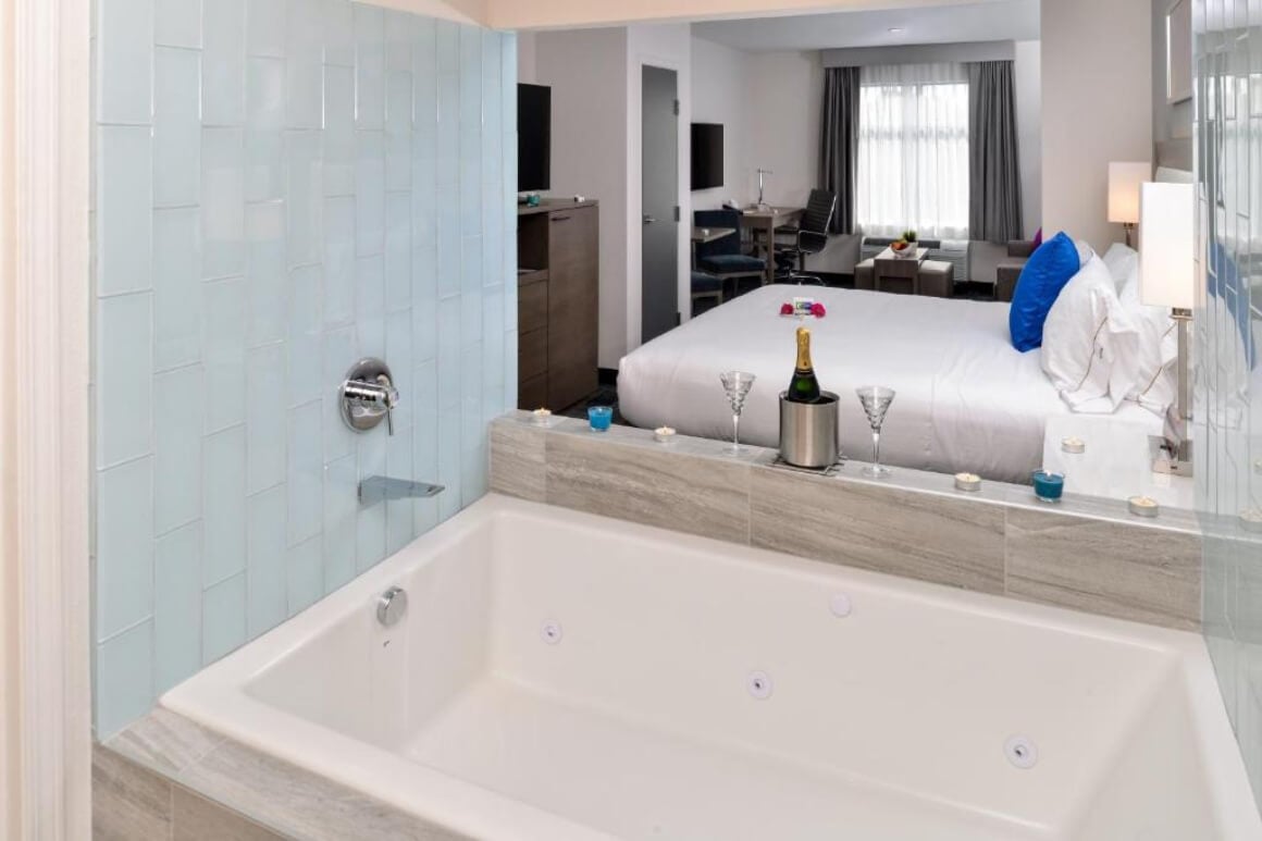 Hot Tub Suite at Holiday Inn Express & Suites San Diego