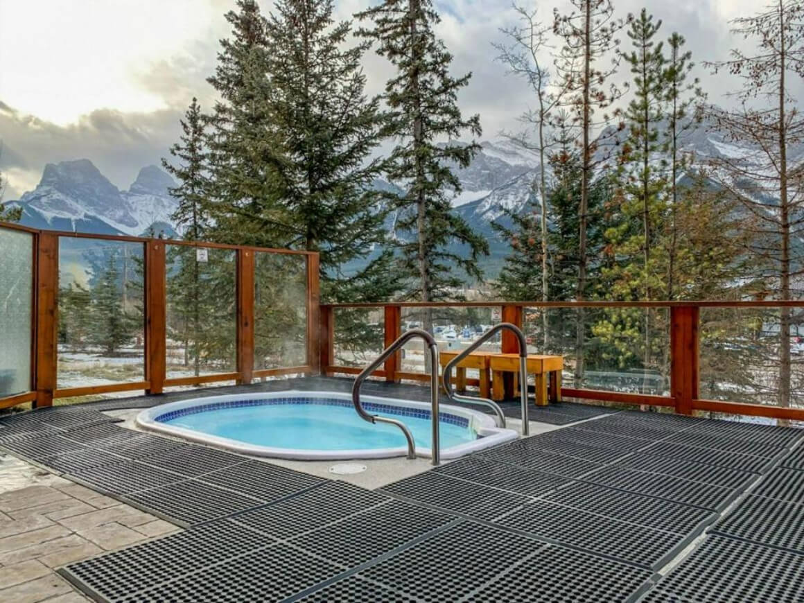 Mountain View Condo w/ Hot Tub