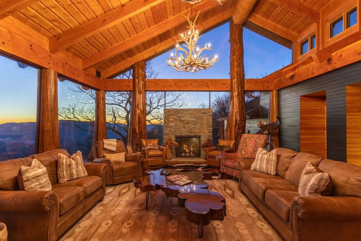 Exquisite Cabin w/ Panoramic Views