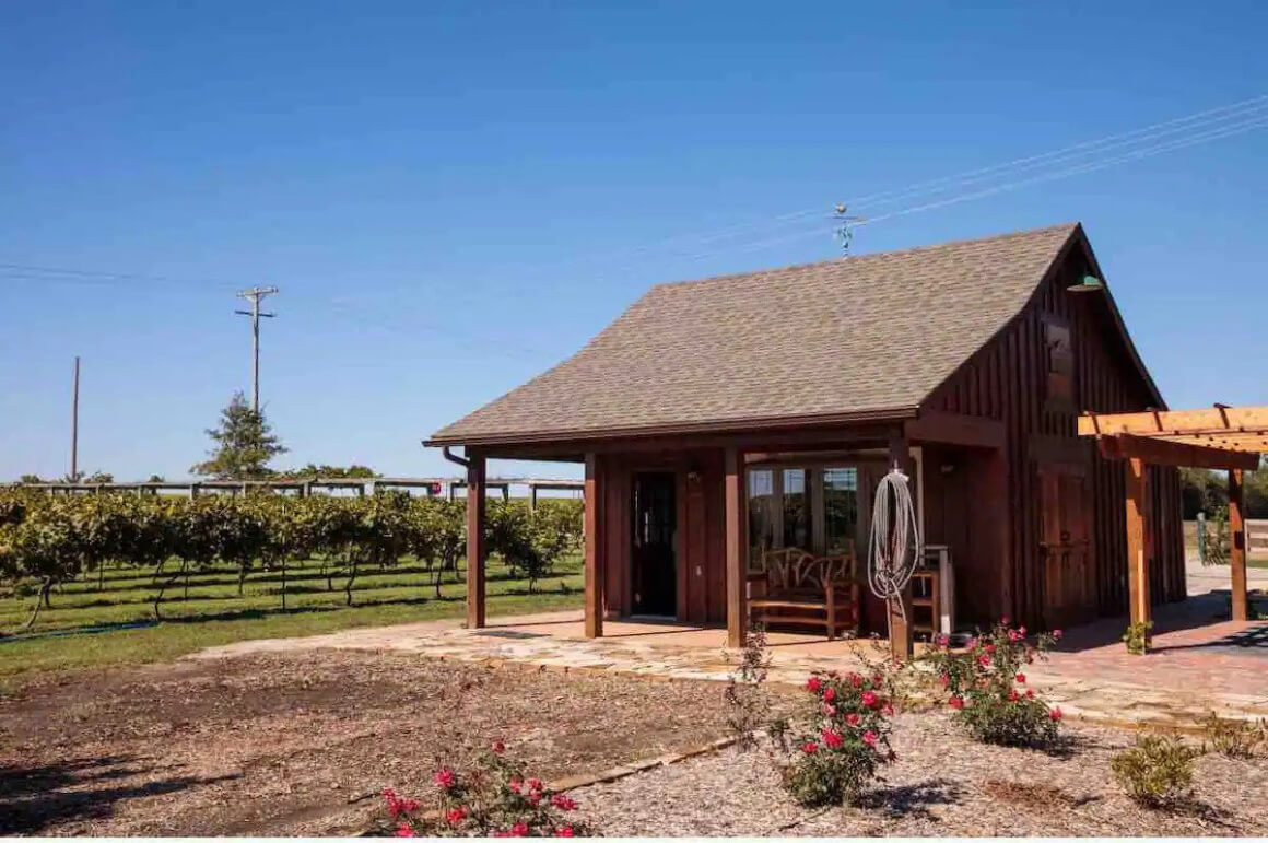 Farm Cabin with Spa Bath