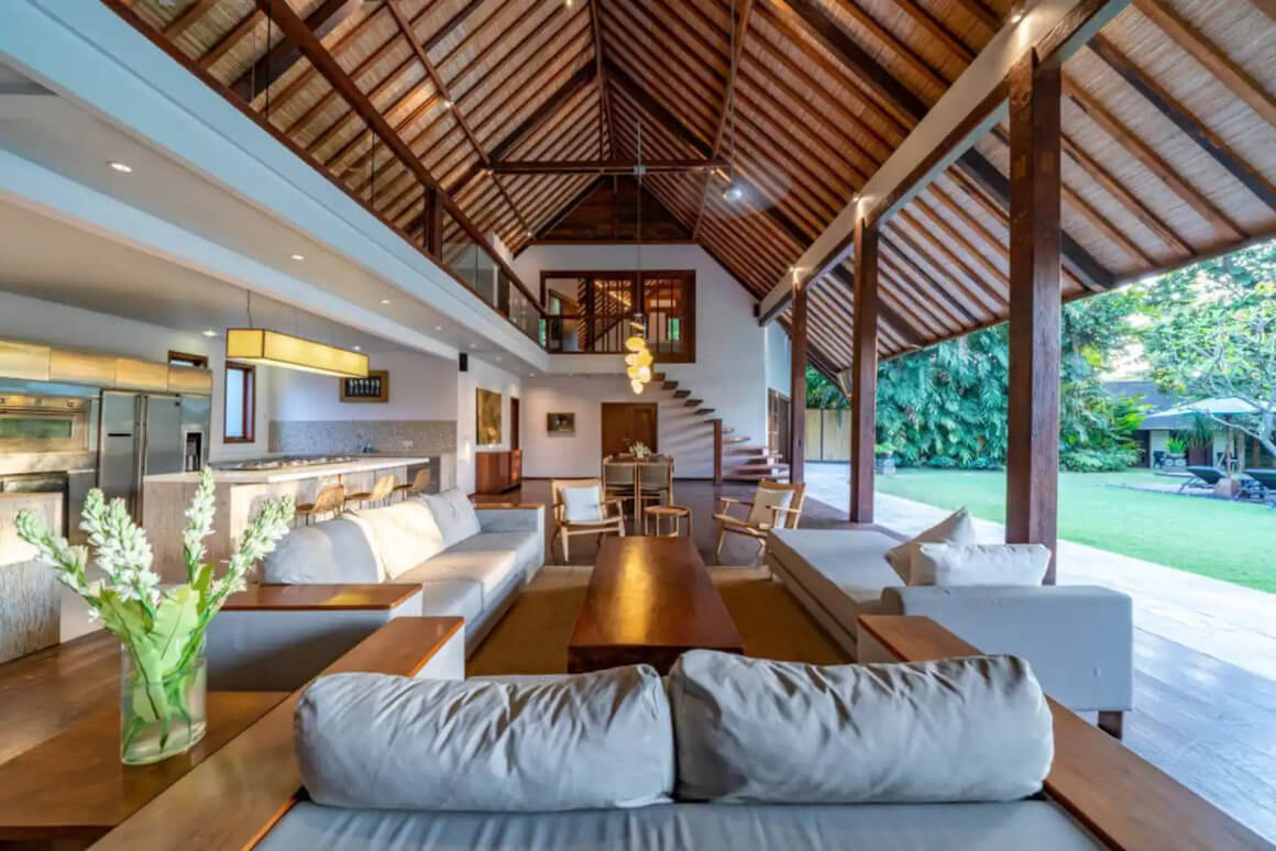 Lavish Luxury Villa for 16