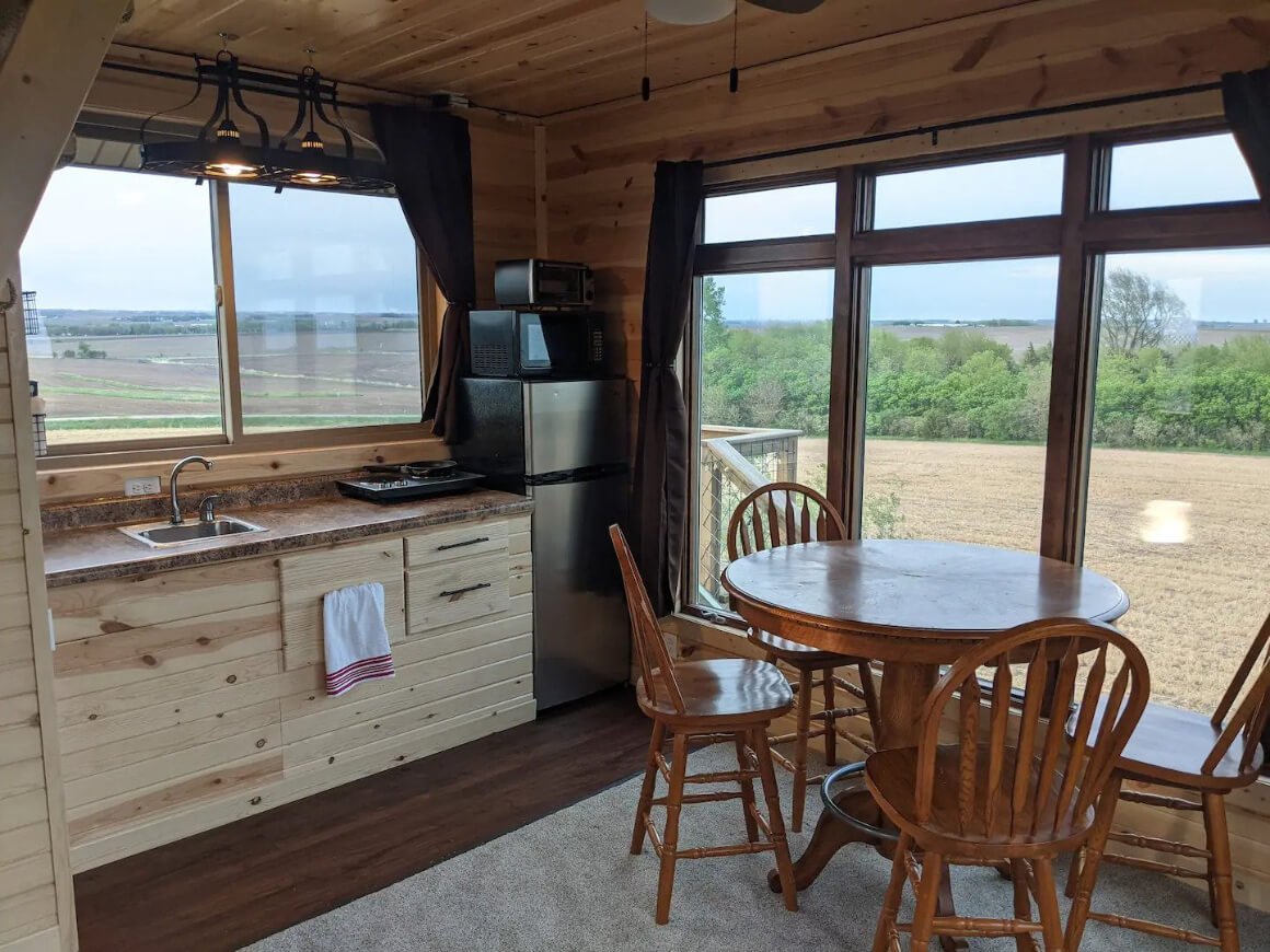 Loft Treehouse in Valley Springs