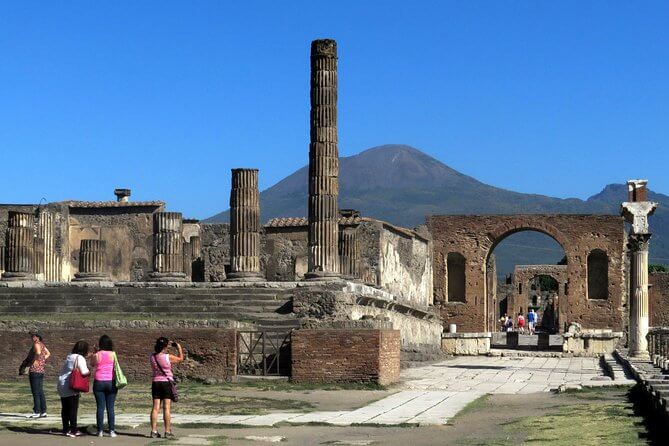 Visit Vesuvius and Pompeii