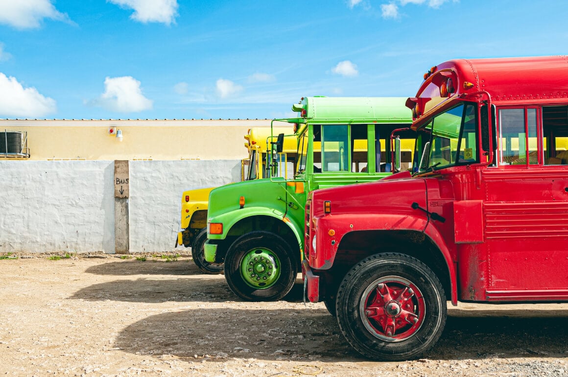 how to get around Aruba cheap