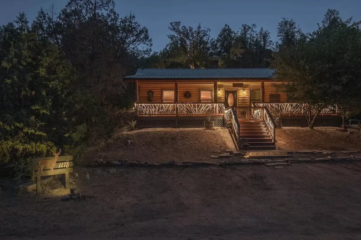 Hillside Hideaway Log Cabin