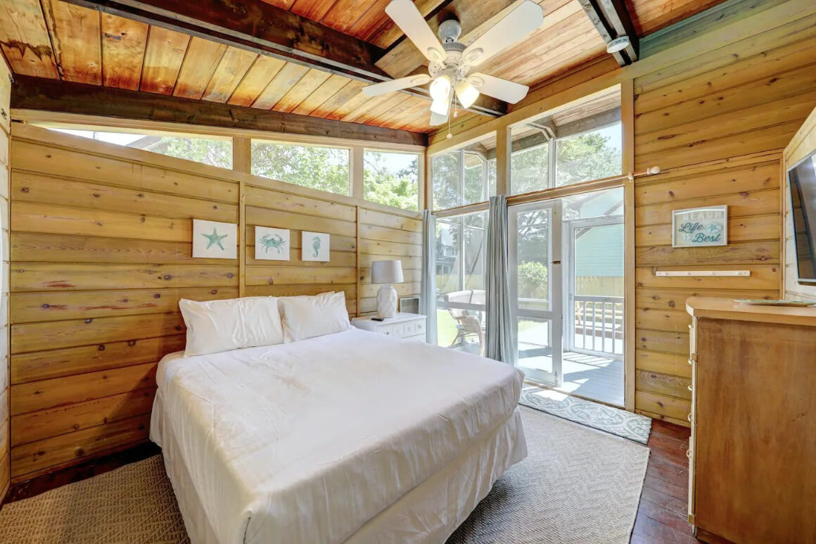 Modern Cabin w/ Enclosed Porch