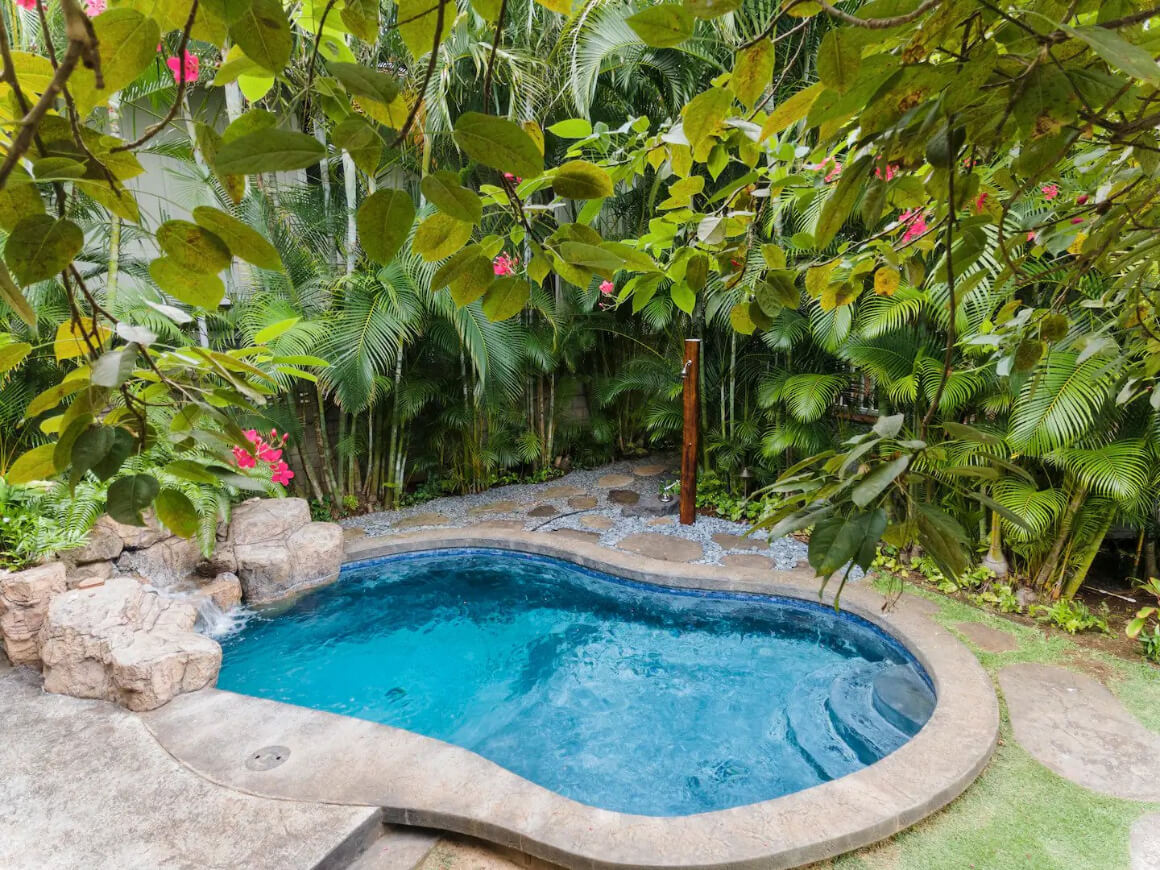 Quaint Tropical Cottage W/Pool