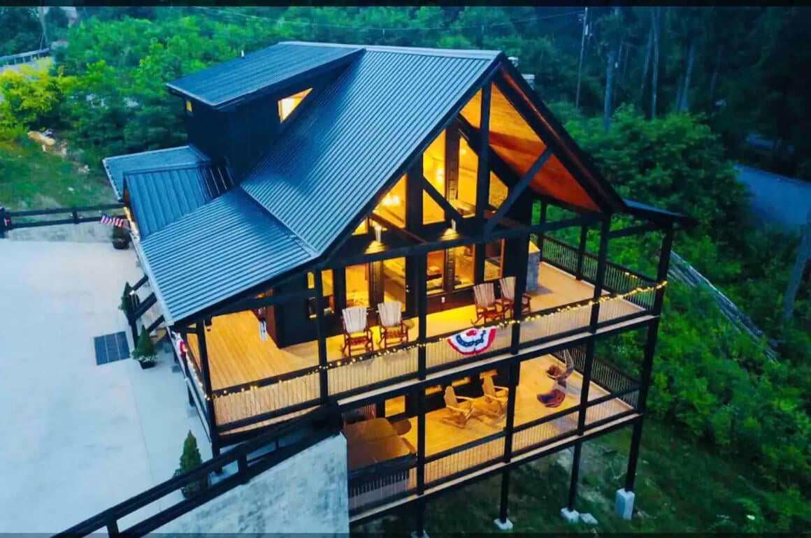 Spectacular Pinecrest Cabin