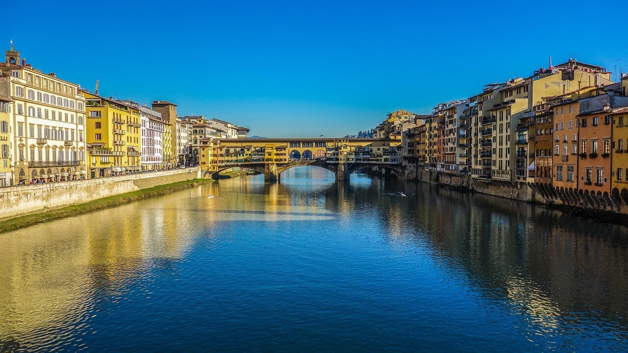 Walk Across the Ponte Vecchio