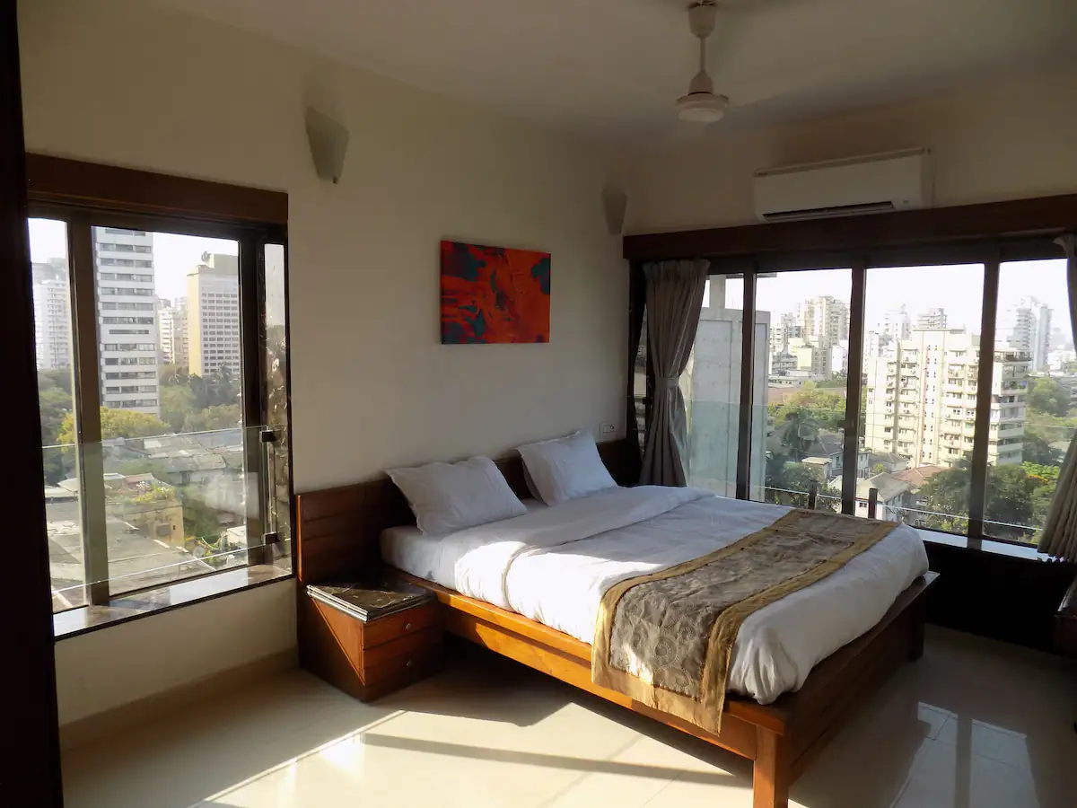 mumbai tourist lodging