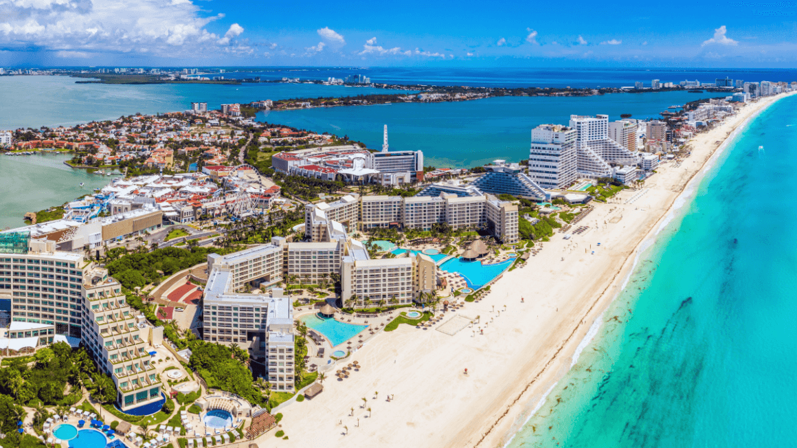 the Cancun hotel zone, on Cancun beach. Youll be safe here in the hotel zone.