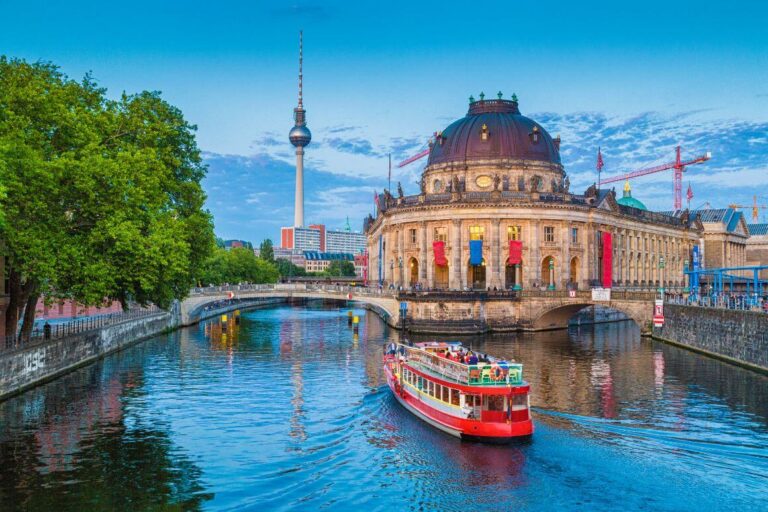 Munich vs Berlin: The Ultimate Decision