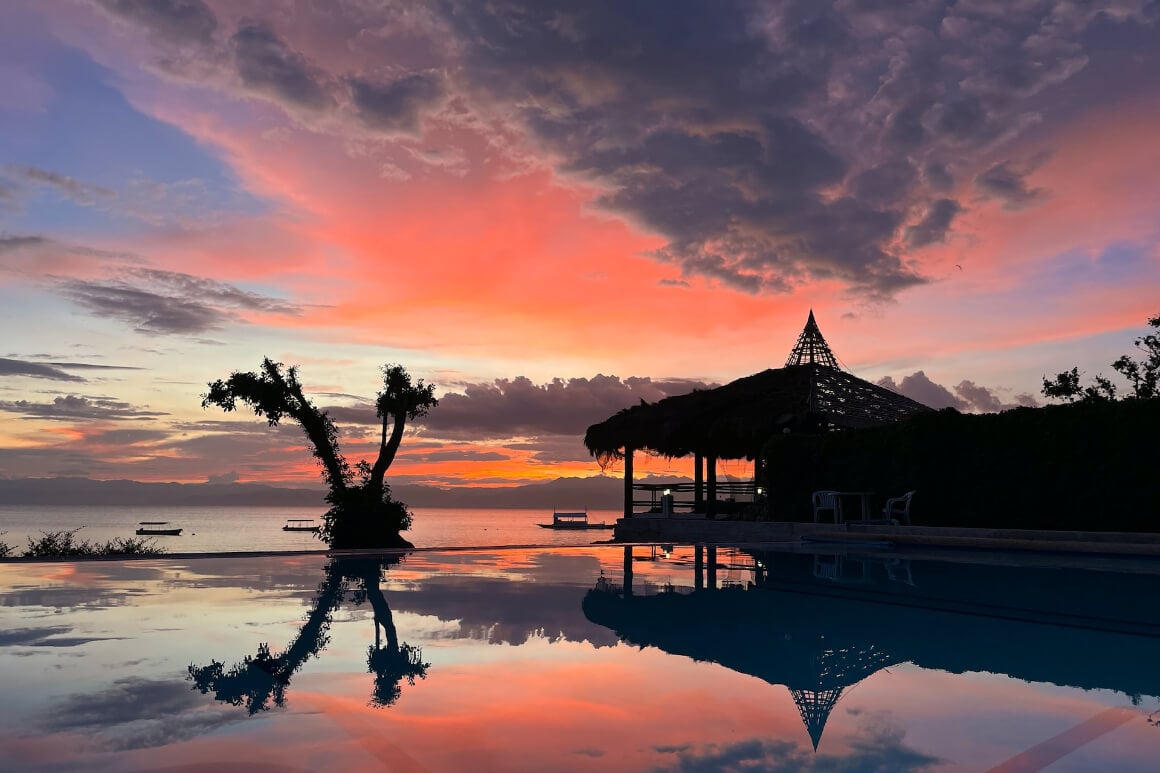 Panagsama Beach Moalboal under the sunset