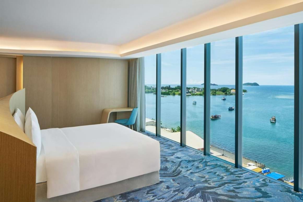 Vista Sea View King Room at Le Meridien Kota Kinabalu