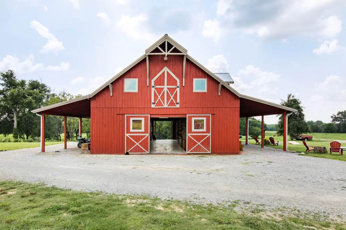 2 Bed Barn Cabin with Camp Fire