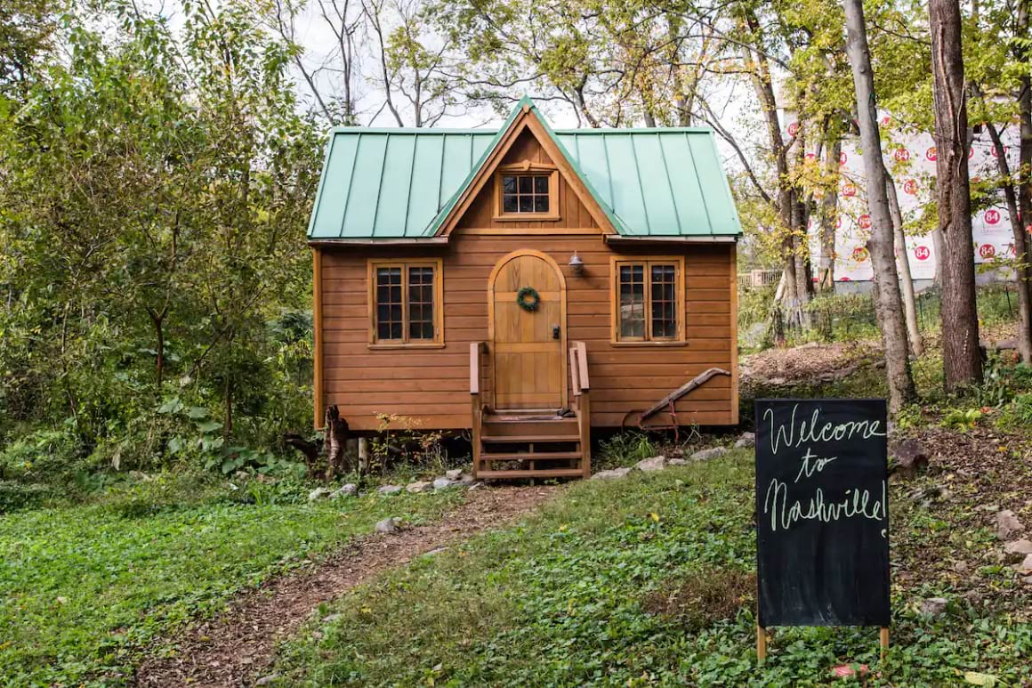 Fairy Tale Tiny Cabin with 1 Bedroom