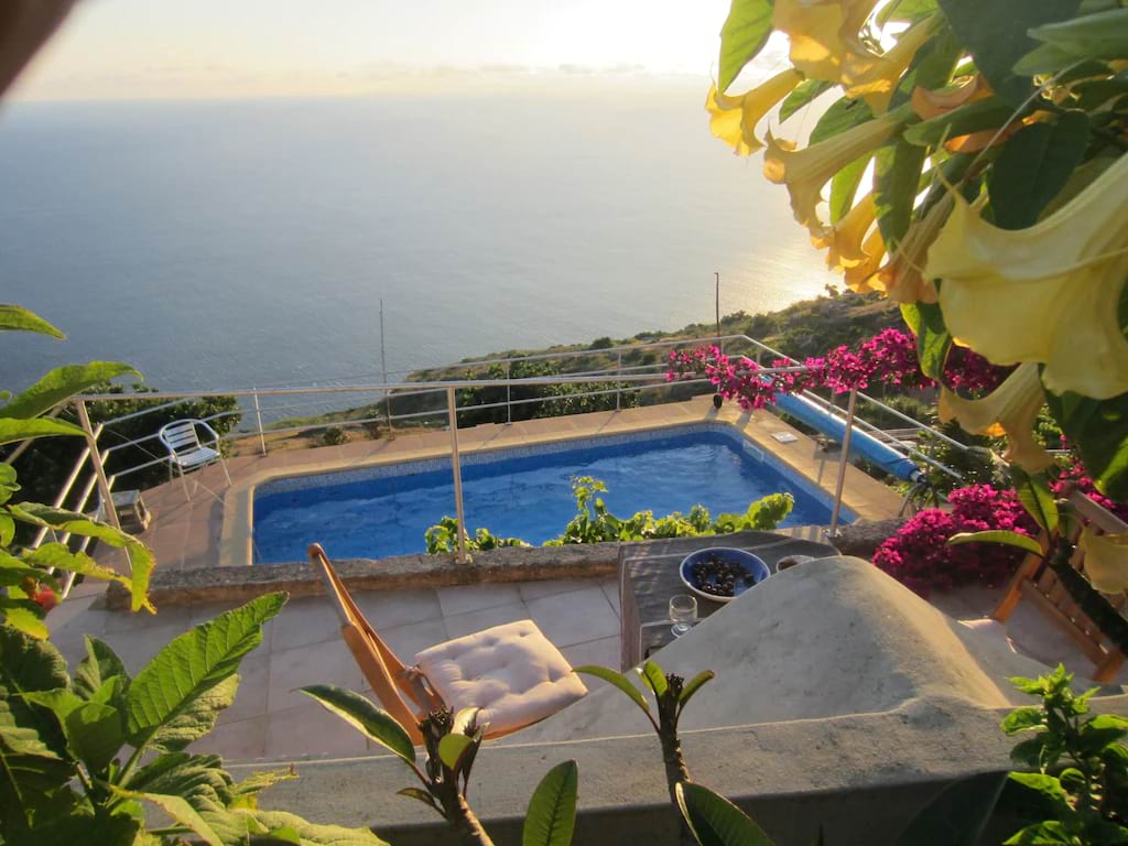 Homey 3 Bed Villa with Garden and Terrace