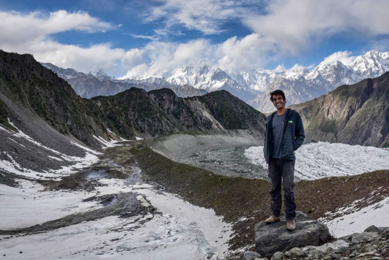 tour guide in urdu