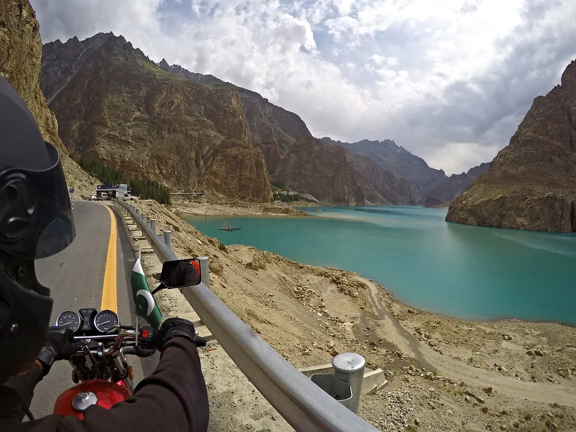 pakistan tourist bus