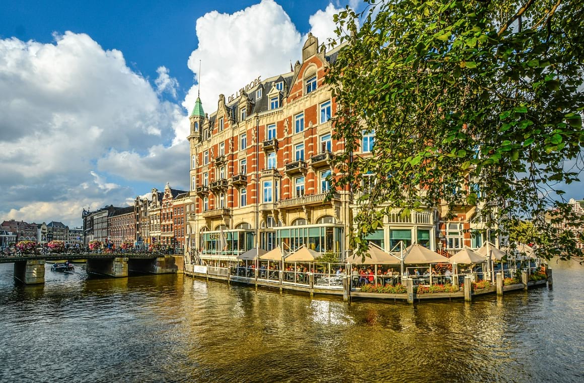 Amsterdam Canal Bridge Hotel