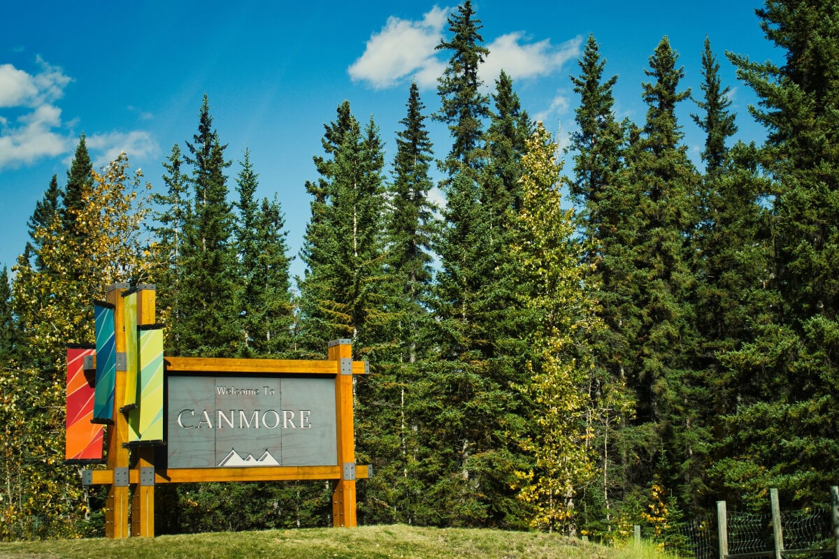 Welcome to Canmore sign