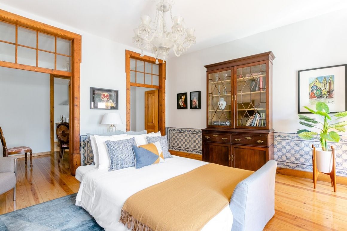 Historic 3-Bed Apartment with Classical Interiors Lisbon