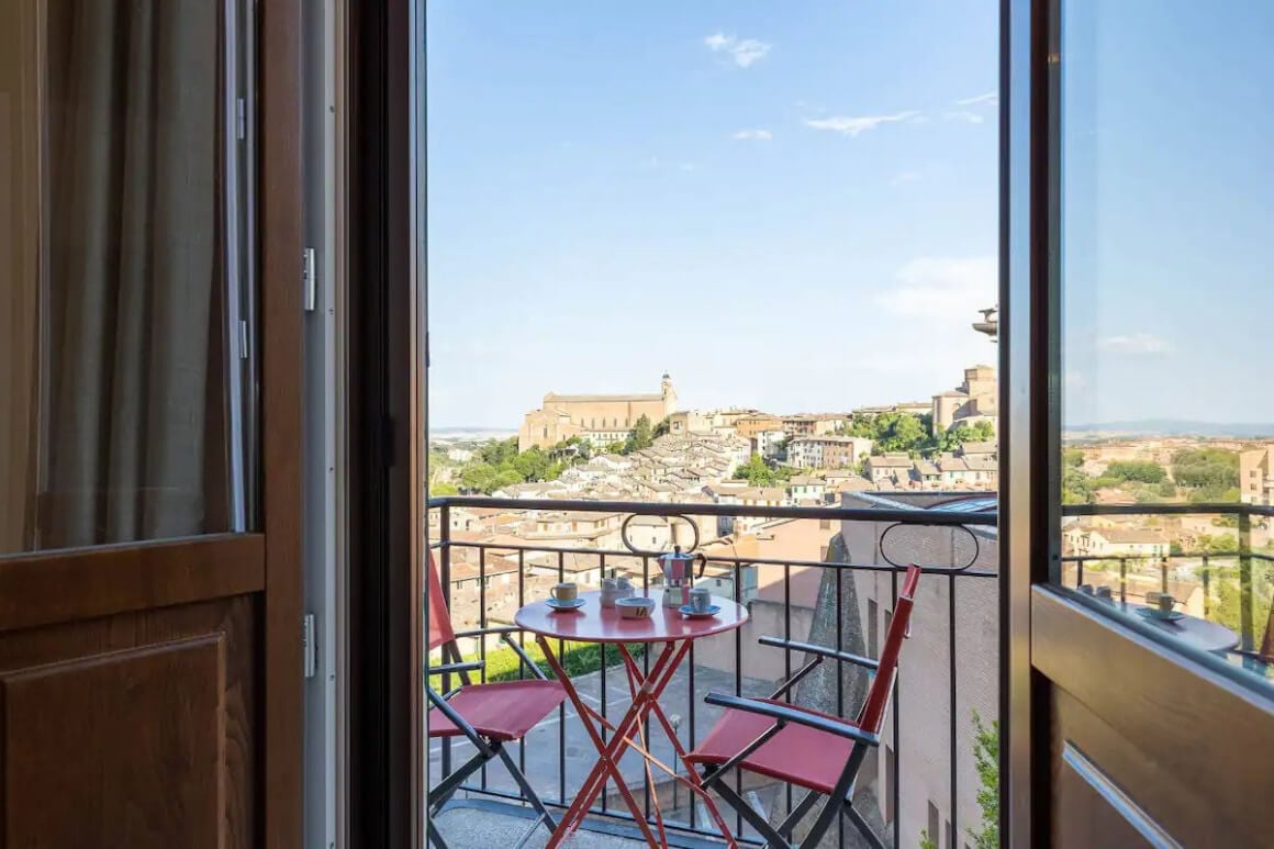 Stylish Flat with Balcony