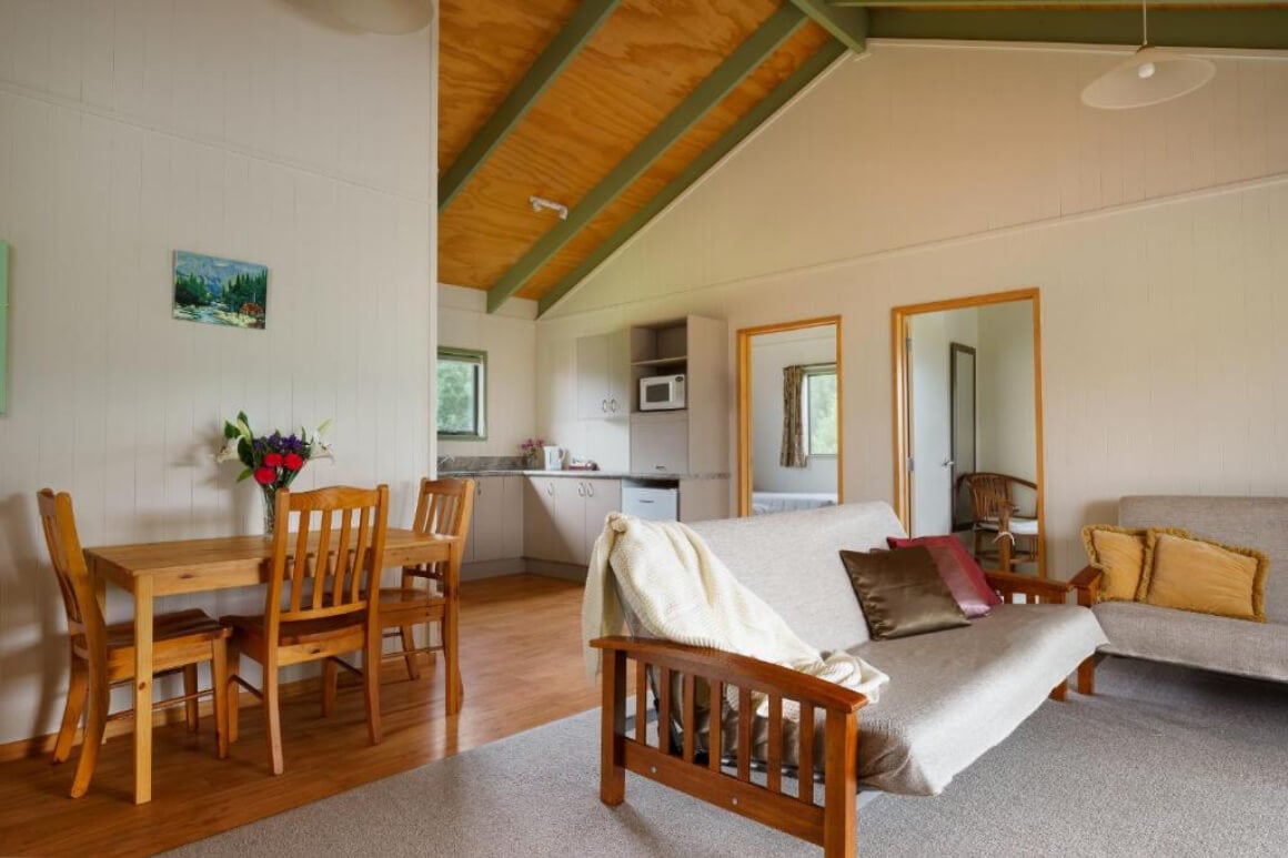 Two-Bedroom Cottage at Longbourne Lodge Motel Mosgiel