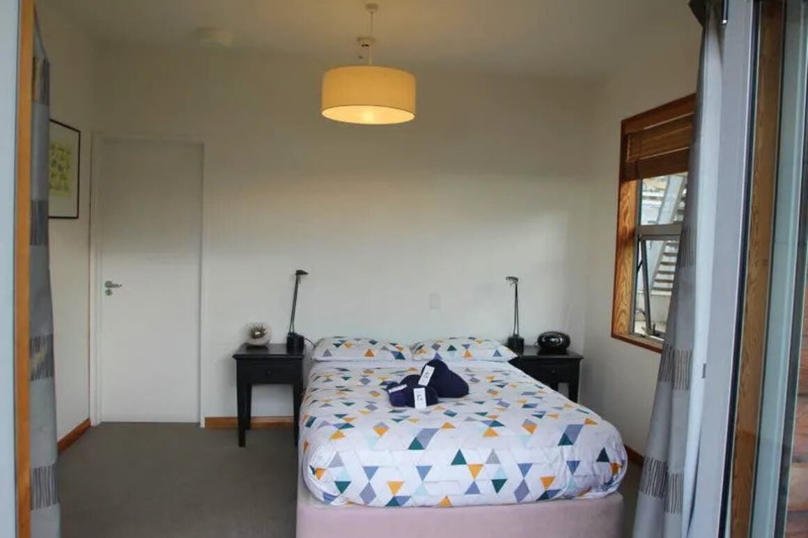 Standard Double with Shared Bathroom at On Top Backpackers and Apartments