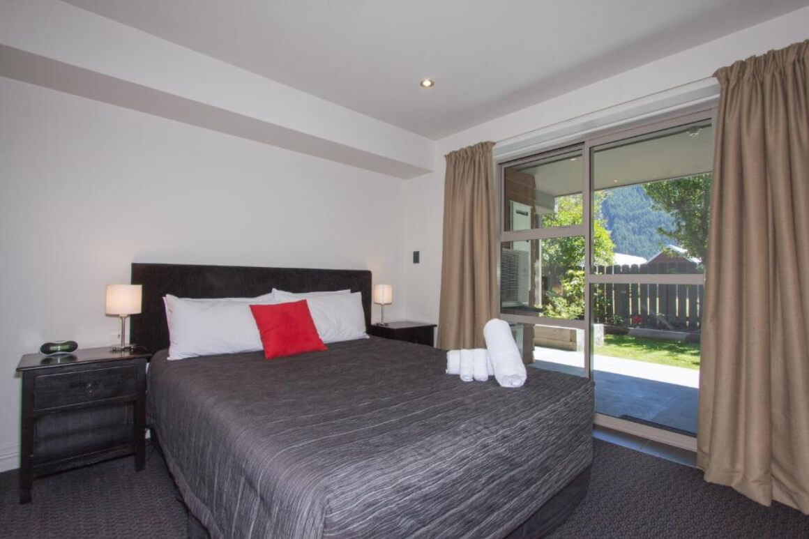 Two-Bedroom Apartment with Mountain View at Autoline Queenstown Motel