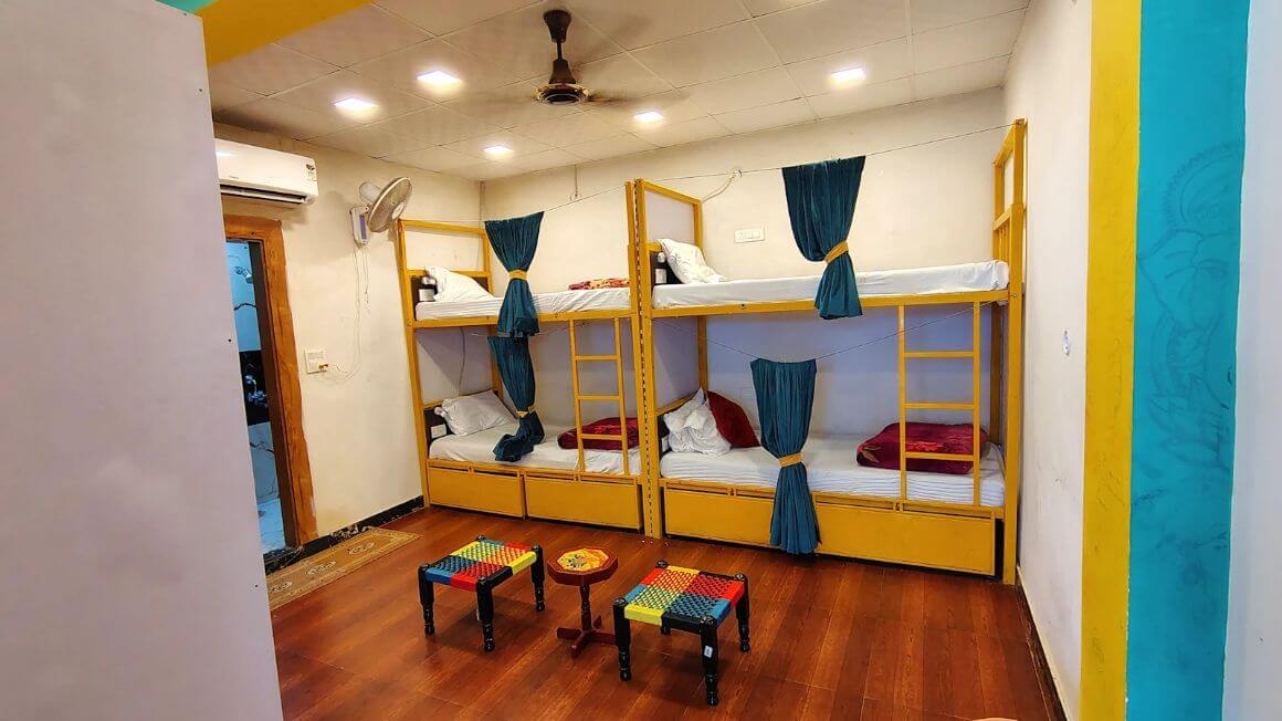 Bedweiser Backpackers Hostel india
