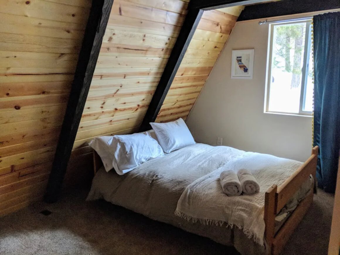 A queen room in an Airbnb in the Ski Run Marina
