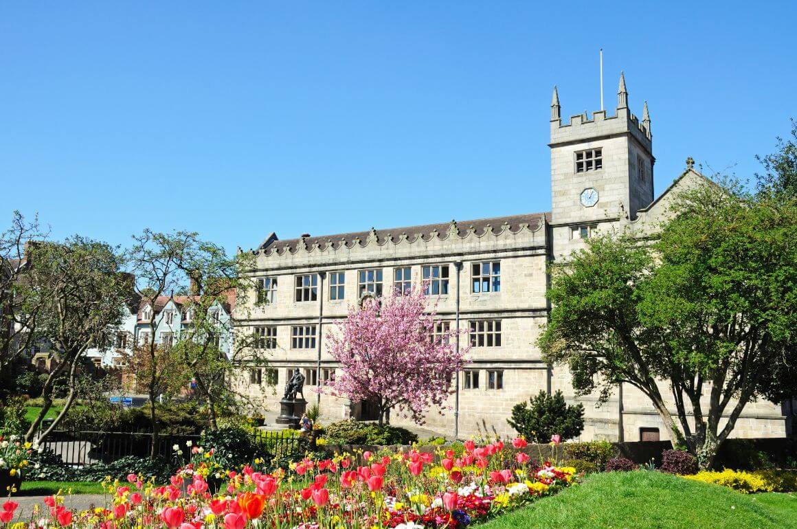 Shrewsbury Castle Gates Library