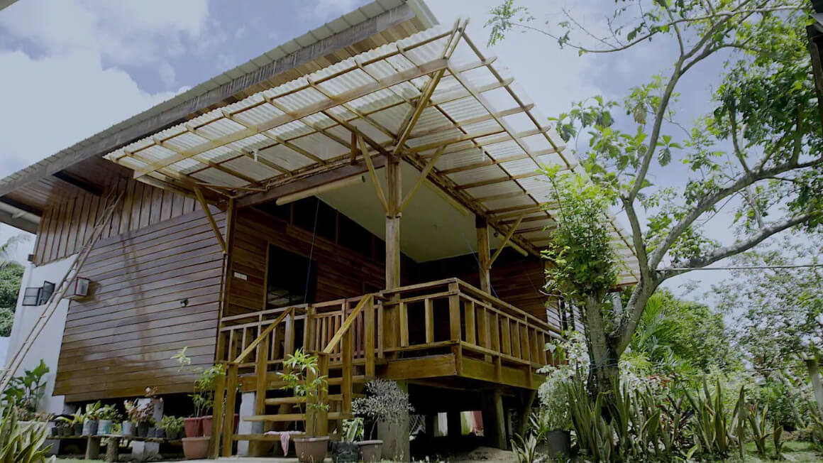 Wooden Chalet Near the Chocolate Hills