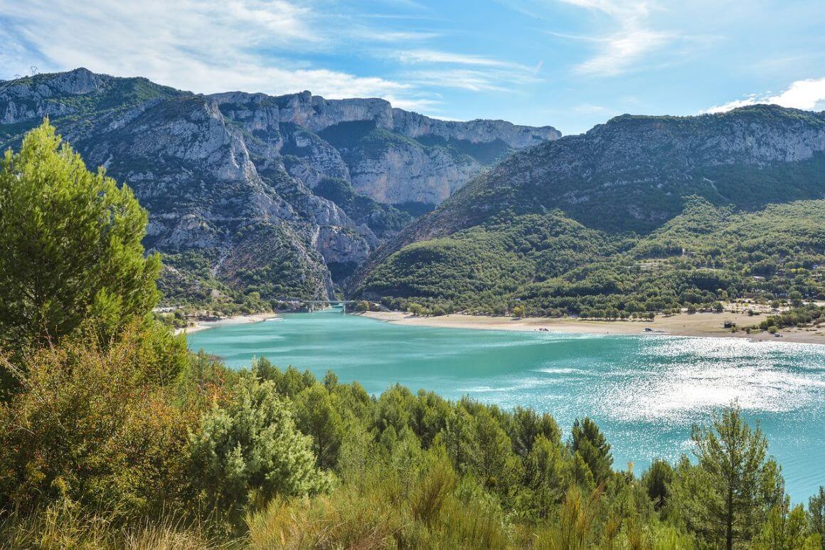 A landscape view of Gorges du Verdon, France surrounded by mountains 