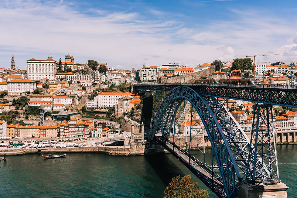 The view over the Pont luis Bridge in Porto, Portugal.