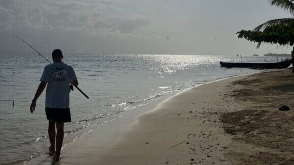 Man Fishing in panama - San las- Islands
