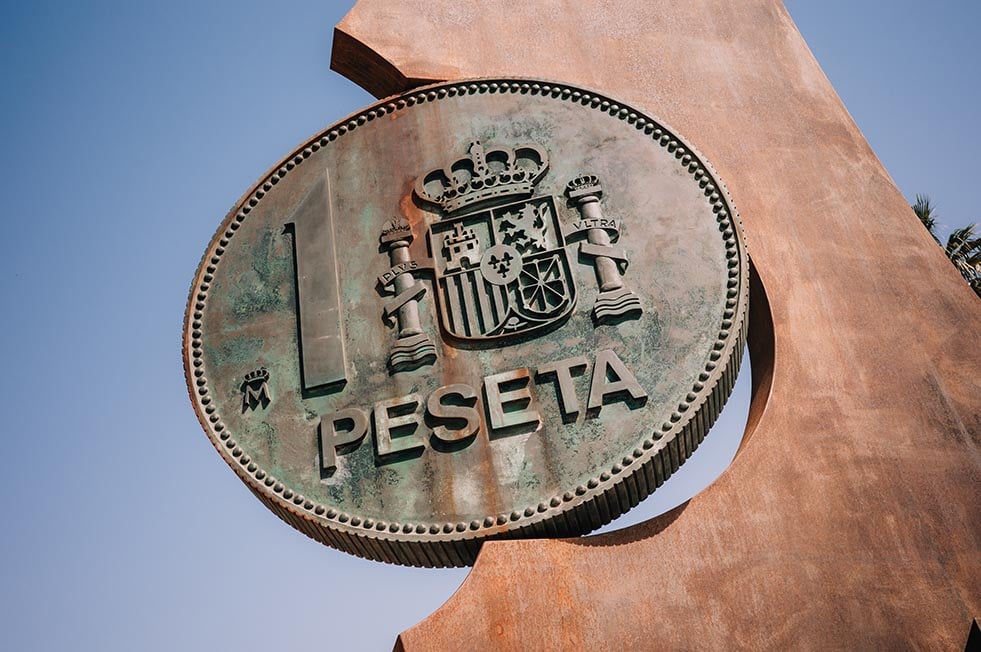 A large sculpture of a Peseta coin, Spain