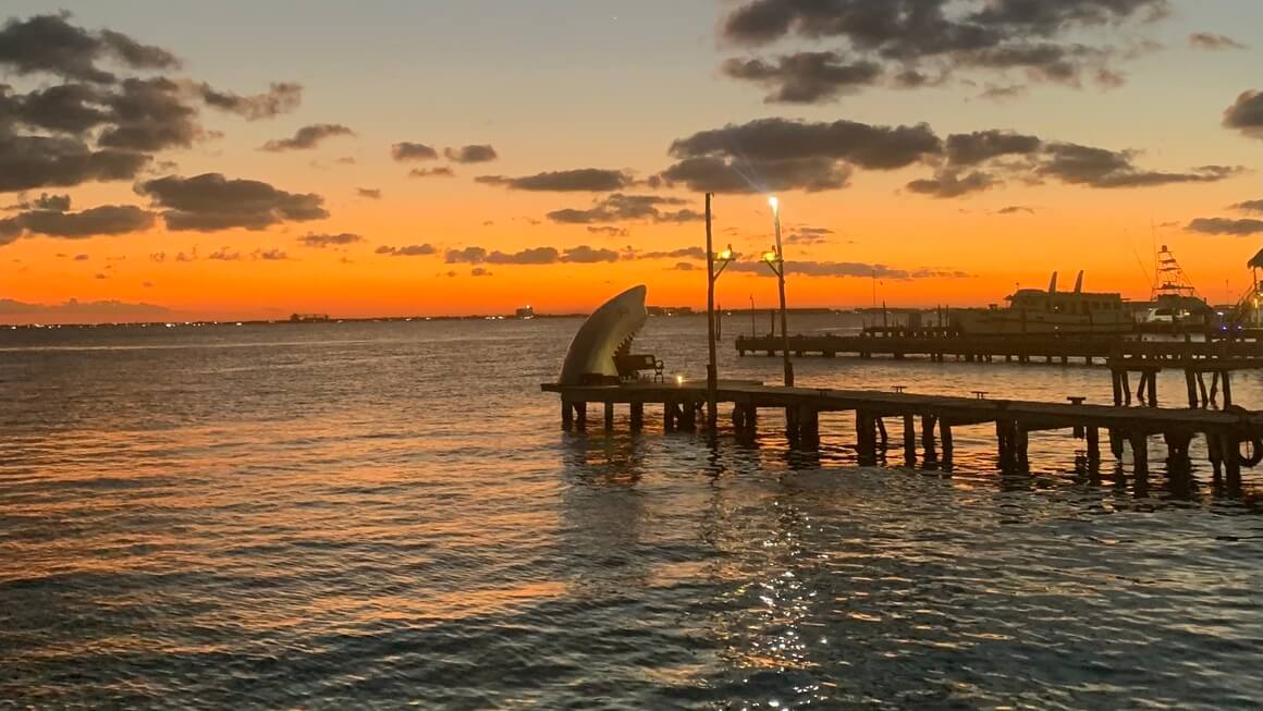 Sunset at the pier in Isla Mujeres 