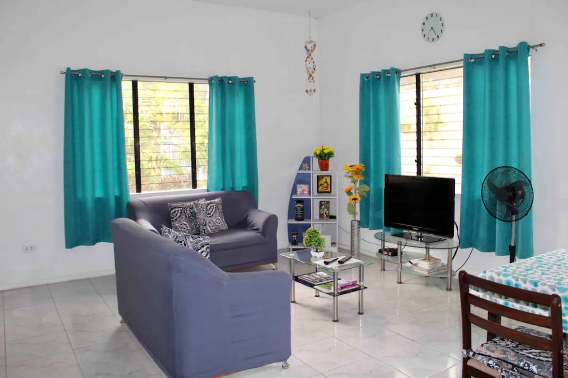 Living area in a Bungalow Near Silliman Campus in Dumaguete