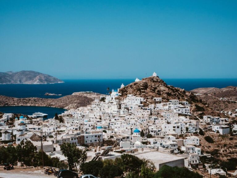 The COMPLETE Backpacking Greece Travel Guide |