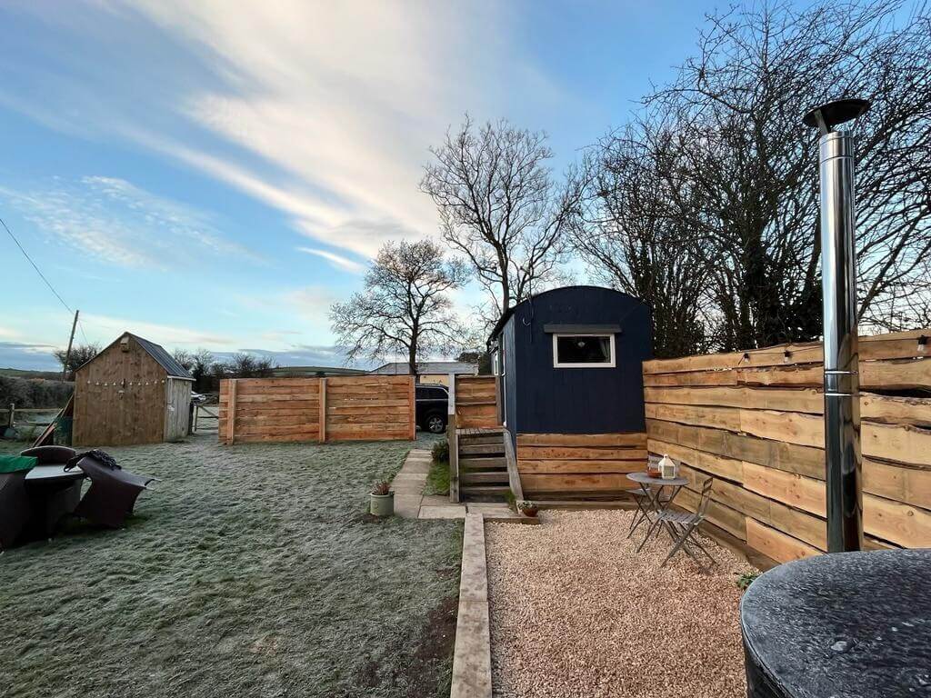 Mulberry Hut and Cattle Shed