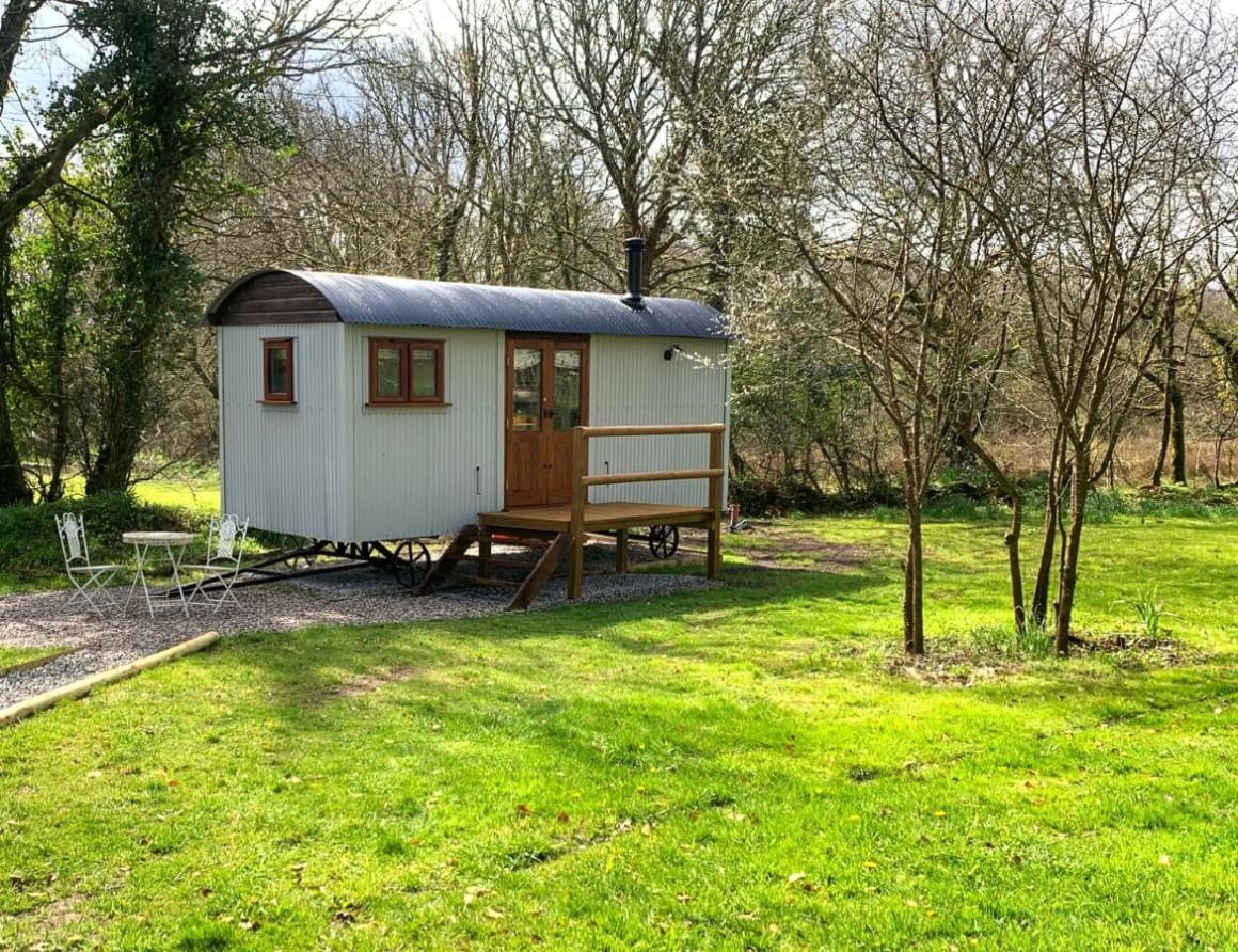 Delightful One Bed Lilliput Shepherds Hut in Holsworthy