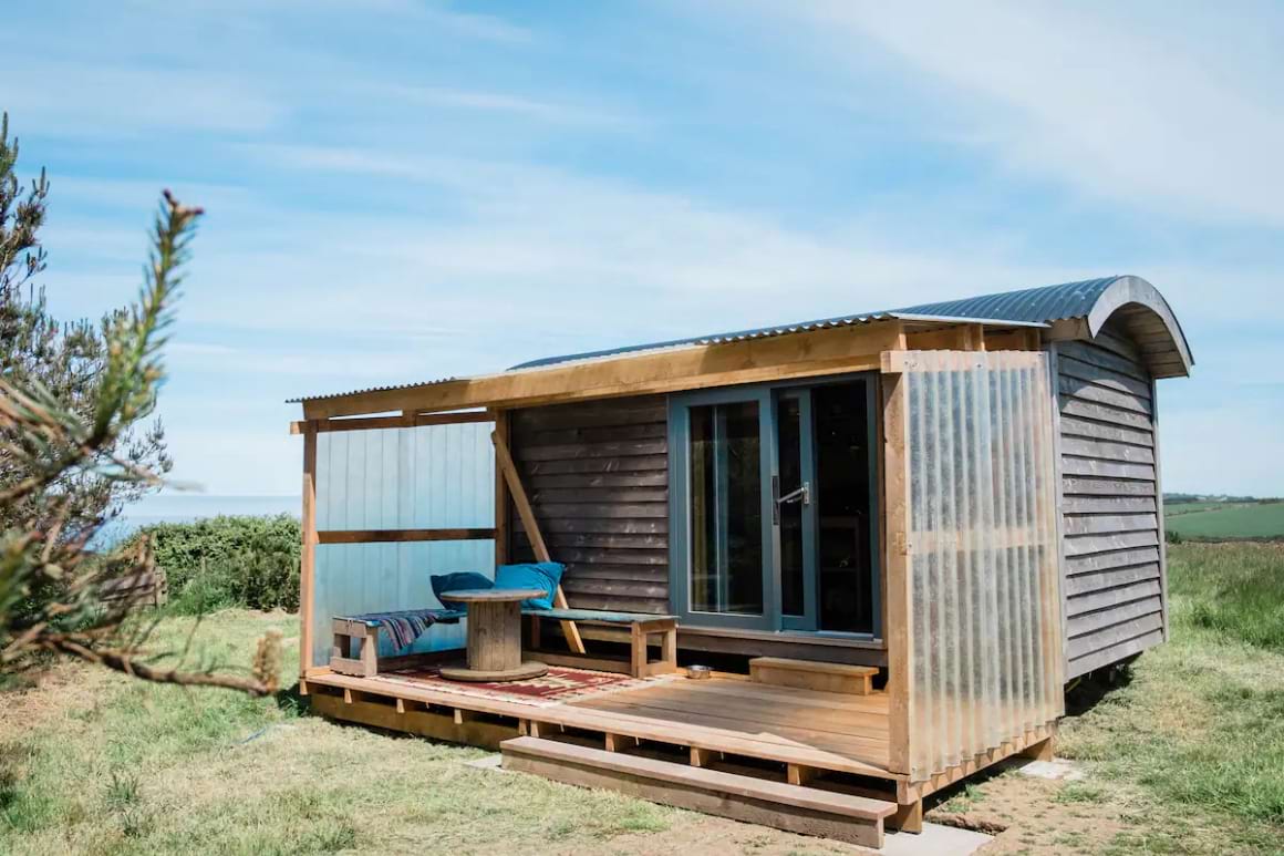 2 Bed Shepherds Hut with Views of Porthtowans