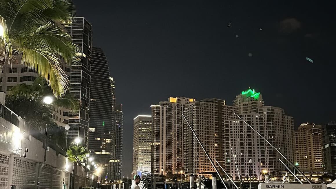 Biscanye bay in maimi, florida at night time 