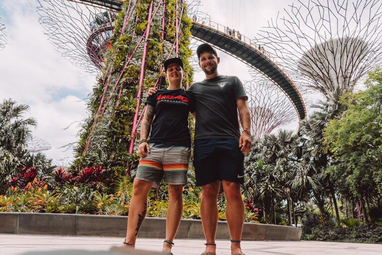 Backpacking Singapore Travel Guide • Budget Tips
