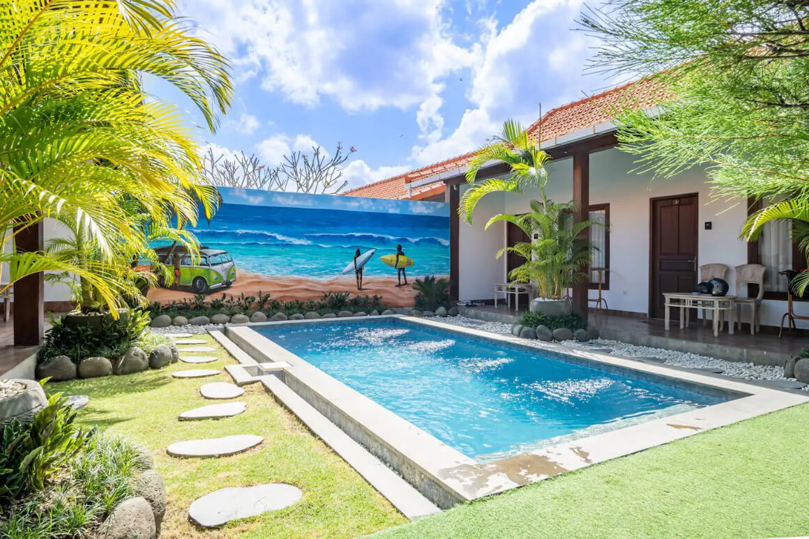 Private Room at Guesthouse with Pool