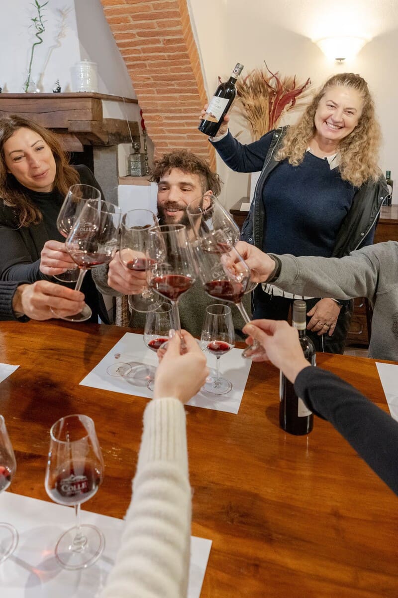 go wine tasting in tuscany