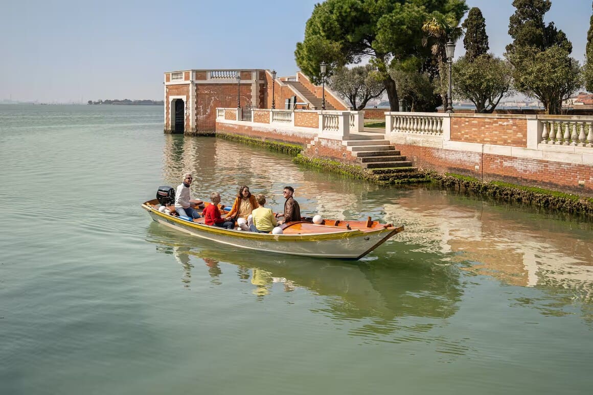 take a boat tour in venice