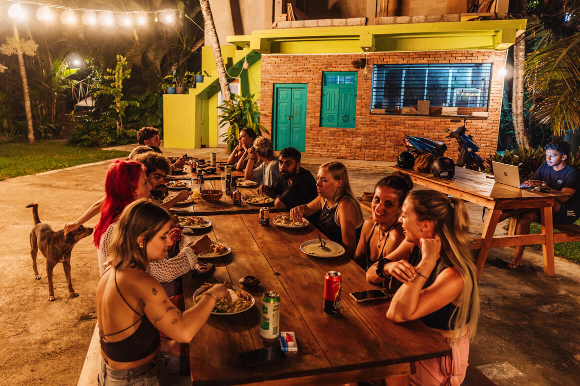 mi surf hostel mirissa